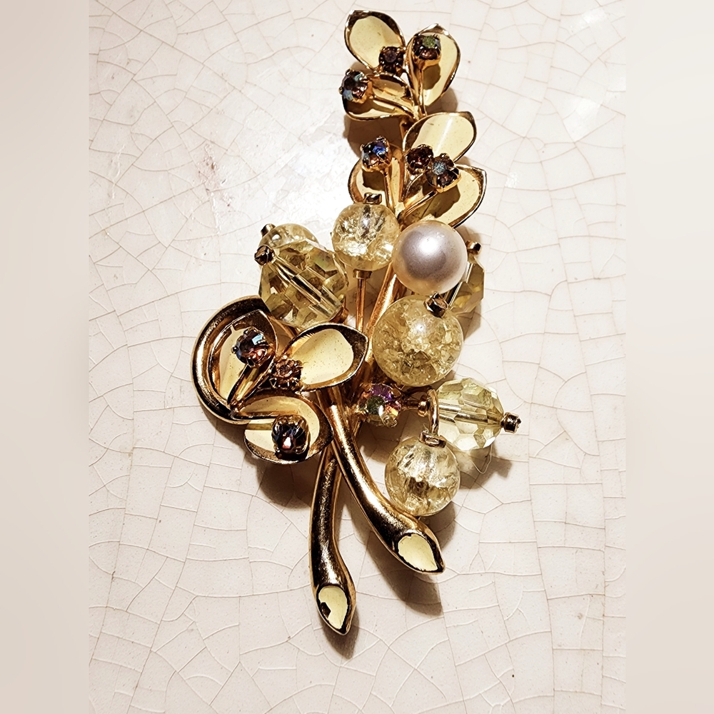 Kramer enameled yellow Aurora Borealis gemstone leaf bouquet bauble brooch